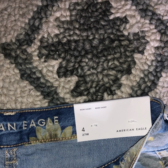 NWT American Eagle sunflower mom shorts - Picture 3 of 3
